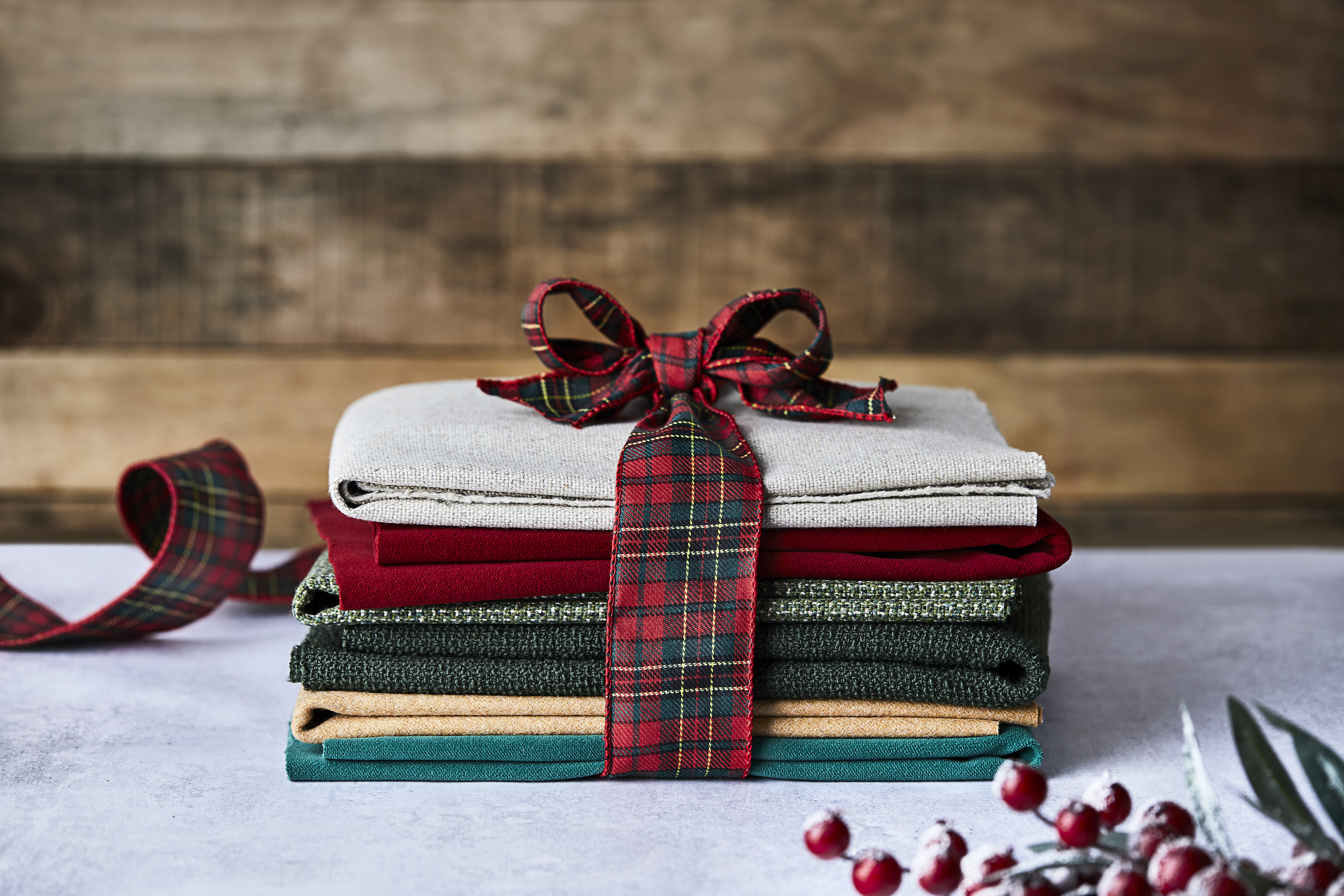 TRADITIONAL XMAS STACK 001 RT TRADITIONAL XMAS STACK 001 RT